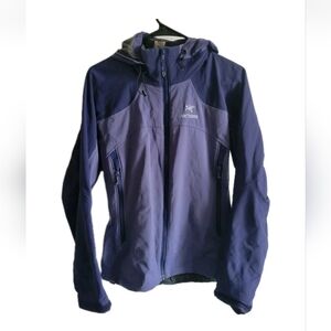 Arcteryx Venta SV outdoor Jacket windproof water repellant Women's Med purple